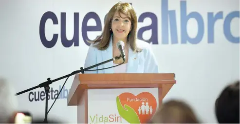  ?? FÉLIX DE LA CRUZ ?? Yanira Fondeu, presidenta de la Fundación Vida sin Violencia, dio a conocer los datos ayer en rueda de prensa.