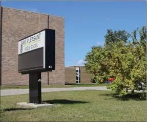  ?? ERIC BAERREN — MORNING SUN ?? Mt. Pleasant Middle School, 440 S. Bradley St., in Mt. Pleasant.