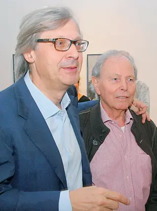  ?? (Foto Caranti) ?? Insieme Vittorio Sgarbi e Paolo Vallorz al Mart nel 2011
