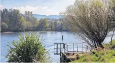  ?? ?? New path plan A pedestrian/cycle bridge would go from North Inch over the River Tay in Perth