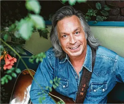  ?? Scott Simontacci ?? Jim Lauderdale’s most recent album, “This Changes Everything,” is rooted in old Texas dancehalls.