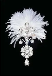  ??  ?? Diamond turban jewel made for the Maharaja of Nawanagar.