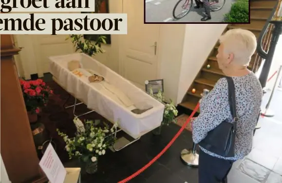  ?? FOTO JAA ?? Wijlen pastoor Flor Stes, zoals hij gebalsemd en opgebaard ligt in de hal van de pastorij.