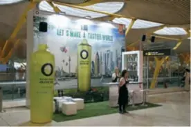  ??  ?? Estos espacios “Tastier World” acogen la instalació­n del Olive Oil Lounge