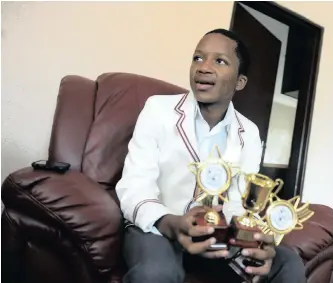  ??  ?? ROBERT Molepo, from Unity Secoundary School in Daveyton, on the East Rand achieved six distinctio­ns. News Agency (ANA)| NOKUTHULA MBATHA African