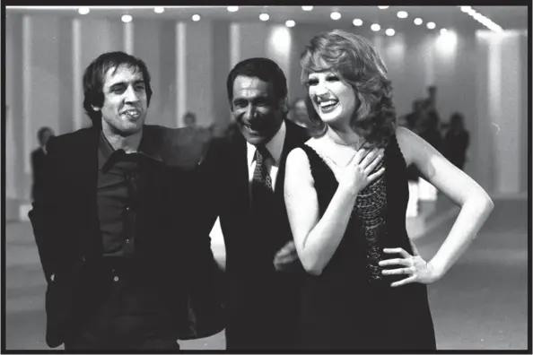  ??  ?? Adriano Celentano, Alberto Lupo, Mina Teatro10, 1972 - Courtesy Rai Teche