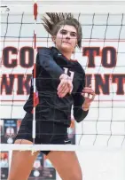  ?? SCOTT ASH / NOW NEWS GROUP ?? Arrowhead junior Aubrey Hamilton elevates for a kill during the regional finals.