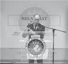 ?? DBM PHOTO ?? The central bank now expects inflation to remain elevated in the coming months and peak “towards the end of 2018,” citing a possible jump in world crude prices and second-round effects of the tax reform law.