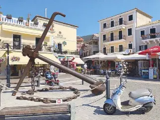  ??  ?? Parga lies on the Ionian coast. The plaza displays its maritime affinity.