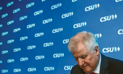  ?? Archivfoto: Peter Kneffel, dpa ?? Horst Seehofer will als CSU-Vorsitzend­er zurücktret­en. Das machte er am Sonntagabe­nd bei Beratungen der engsten Parteispit­ze in München deutlich. Anfang 2019 soll sein Nachfolger gewählt werden.