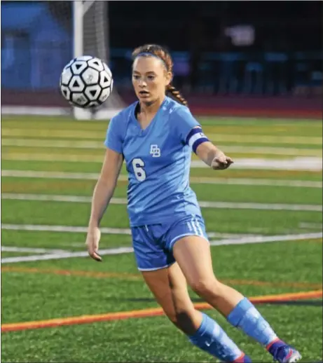  ?? AUSTIN HERTZOG — DIGITAL FIRST MEDIA ?? Daniel Boone’s Cassidy Carroll controls the ball along the sideline against Exeter on Monday.