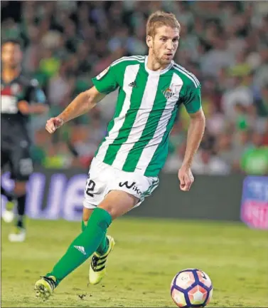  ??  ?? MEJORÍA. Darko Brasanac, ya de vacaciones, ha terminado bien la campaña con el Betis.