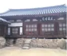  ??  ?? Stare kraljevske palače Iako je gotovo cijeli grad bio srušen tijekom Korejskog rata, obnovljen je niz palača