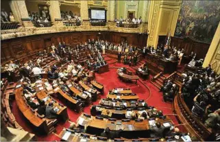  ?? ?? DIPUTADOS. Hay dos proyectos para bajar tasa de usura y otro que plantea ”segunda oportunida­d”.