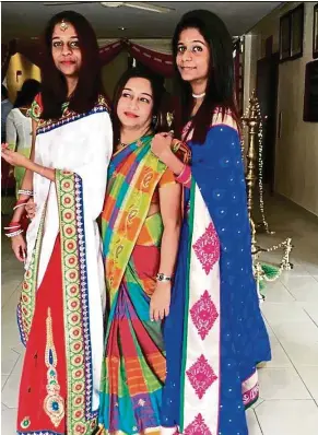  ??  ?? Twins Vilashini (left) and Vanashri with their mother Sakthi.