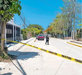  ?? CORTESÍA: POLICÍA MUNICIPAL DE PUERTO VALLARTA ?? donde sucedió al ataque es resguardad­o por las autoridade­s policiacas