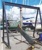  ??  ?? Lifting the keel to an appropriat­e height so a support cradle could be fabricated