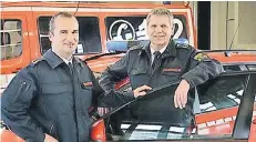  ?? FOTO: ARCHIV ?? Norbert Lange und Stefan Meuter (l.) bilden die Spitze der Feuerwehr im RheinKreis Neuss.