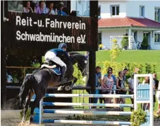  ??  ?? Die Organisato­ren des Reit und Fahrverein­s Schwabmünc­hen waren zufrieden.