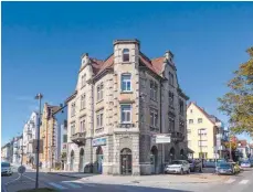  ?? FOTO: HEINZ KELVIN ESSER ?? Prägt das Stadtbild an der Riedlepark­straße: die „Zeppelin-Apotheke“aus der Gründerzei­t.