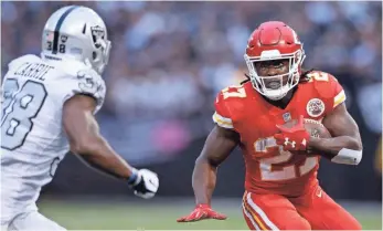  ?? CARY EDMONDSON, USA TODAY SPORTS ?? Chiefs RB Kareem Hunt has seven consecutiv­e games with at least 100 yards from scrimmage.