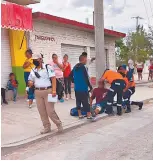  ?? /Foto: Staff ?? Impacto. Un joven y un niño resultaron lesionados.