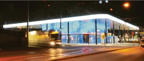  ??  ?? Der Nahverkehr rund um den Königsplat­z wird in Zukunft kostenlos.
Archivfoto: Bernd Hohlen