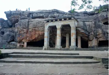  ??  ?? The Hathigumph­a cave (above) and two-storey caves (below) in Udayagiri