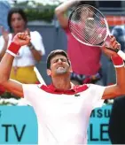  ?? SUSANA VERA/REUTERS ?? MULAI NAIK: Petenis Serbia Novak Djokovic merayakan kemenangan pada babak pertama Madrid Open atas Kei Nishikori asal Jepang kemarin.