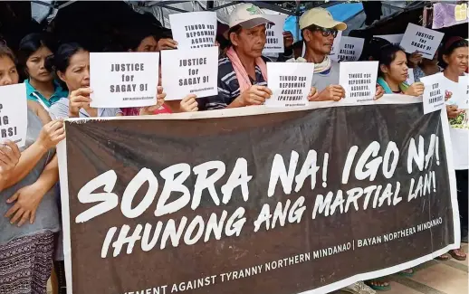  ??  ?? LUMAD farmers from different parts of Northern Mindanao march to air their dismay over the government's failure to address their issues.