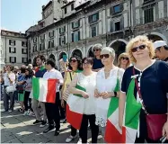  ??  ?? Alcuni momenti della celebrazio­ne della Festa della Repubblica in Piazza della Loggia Nel pomeriggio concerto al Teatro Grande (LaPresse)