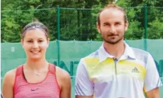  ?? Foto: Hummel ?? Die Donauwörth­erin Anna Hummel und der für den TCD spielende Ben Sömek holten sich in Gundelfing­en zum wiederholt­en Mal den Sieg im Mixed.