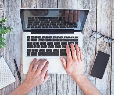  ?? GETTY IMAGES ?? Getting your materials in order can make applying for jobs easier.