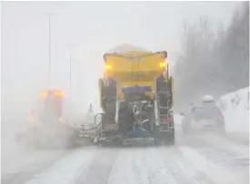  ?? FOTO: HBL-ARKIV/KRISTOFFER åBERG ?? Mer resurser och digitala hjälpmedel ska hålla vägarna fria från snö och is.