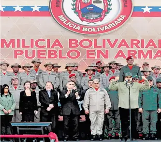  ?? REUTERS ?? Maduro se apoya en los militares, y éstos en Maduro, para beneficiar­se económicam­ente y evitar ser objeto de medidas judiciales, dicen politólogo­s/