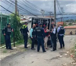  ?? OIJ ?? La policía desplegó un operativo tras una llamada que recibieron.