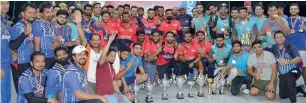  ?? Supplied photo ?? Participan­ts of the Lenovo Insportz Indoor Cricket League with their trophies. —