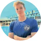  ?? ?? TOBIAS VAN AGGELEN, Schwimmer des Neusser SV, holte sich bei der Kurzbahn-DM über 200 Meter Freistil den Titel in der offenen Klasse. 01379/886615-04