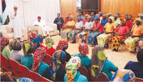  ?? Photo: State House ?? President Muhammadu Buhari adressing the newly released Chibok girls at his residence in Abuja yesterday.