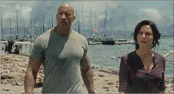  ?? Warner BROS./TNS ?? Dwayne Johnson and Carla Gugino in the movie “San Andreas.”