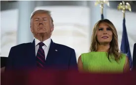  ?? FOTO: AP PHOTO/EVAN VUCCI/TT ?? ■
Donald Trump och Melania Trump på Republikan­ernas konvent.