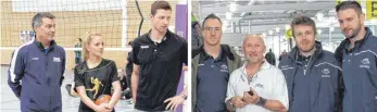  ?? FOTO: HKB ?? Spitzenspo­rtler aus der Region waren beim Sport-Event gern gesehene Gäste. Auf unserem linken Bild in der Mitte der 135-fache Deutsche Handball Nationalsp­ieler Martin Strobel vom HBW Balingen-Weilstette­n zusammen mit Nader Hassanzade­h, Vorsitzend­er der...