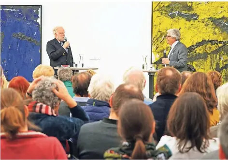  ?? FOTO: MKM ?? Manfred Lütz (links) stellte sich den Fragen von Walter Smerling zum Christentu­m.
