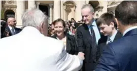  ?? FOTO PHN ?? O’Reilly schudde op de dag van zijn ontslag handjes met de paus.