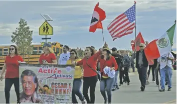  ?? FOTO ARCHIVO BES ?? LAR MARCHA CONMEMORAT­IVA al legado de César Chávez en 2019. Organizado­res invitan a la comunidad a la marcha, misa y función de cine que cerrarán el mes de festejos en honor al líder campesino, el 30 y 31 de marzo.