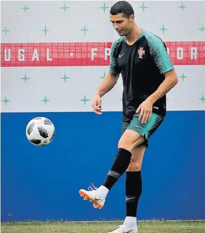  ??  ?? Ronaldo tem 84 golos marcados pela seleção nacional... mas só seis foram marcados em Mundiais