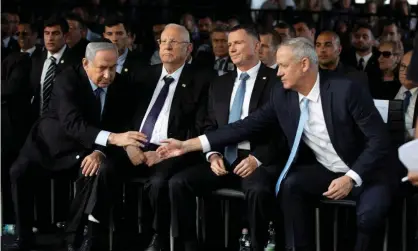  ?? Photograph: Reuters ?? The coronaviru­s pandemic added urgency to breaking the stalemate between Netanyahu (left) and Gantz (right).