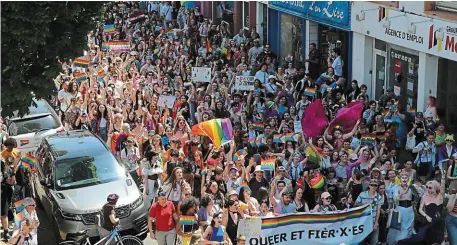  ?? | PHOTO : OUEST-FRANCE ?? Environ 1 500 personnes ont pris part à la troisième Pride, également appelée Marche des fiertés, organisée à Lorient, hier.