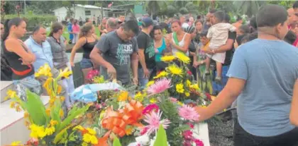  ?? RAÚL CASCANTE. ?? El funeral fue en el cementerio de Búfalo de Limón.