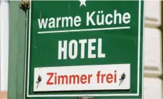  ?? Symbolfoto: Stefan Sauer, dpa ?? Weil touristisc­he Übernachtu­ngen derzeit verboten sind, machen sich Hotels auf die Suche nach alternativ­en Einnahmequ­ellen.